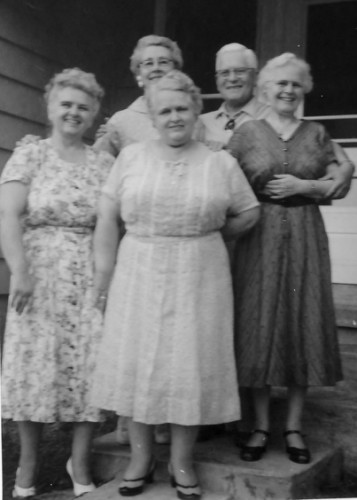 Boyd sisters L-R, Harriet,
Jan M, Alice-rear brother
Howard & Ethel Sarah Boyd