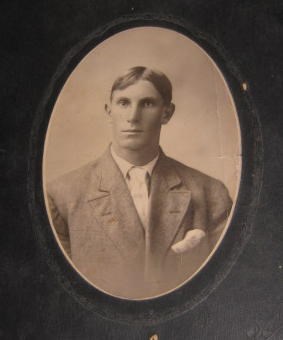 Frank Bridler 1886-1965
husband of Flora May Kinnison
1886-1966