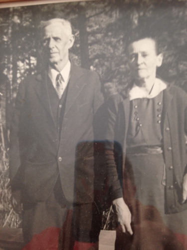 Thomas Willis Crowe 1875-1952
wife Nora Belle Saxton Crowe 1877-1961