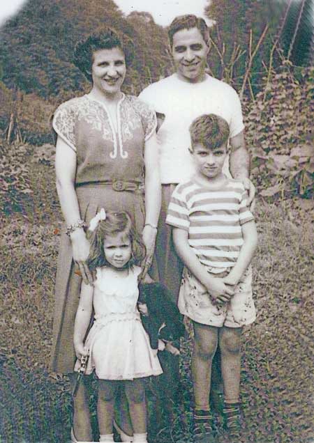 Ralph Del Vero, wife Dale and children Sharon and Frank