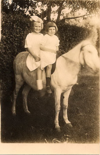Christine Moore Hotchkin and
sister Mary Lloyd