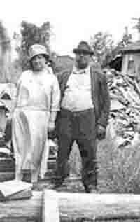 Larata August Fritz and wife Edith Rozella Hotchkin