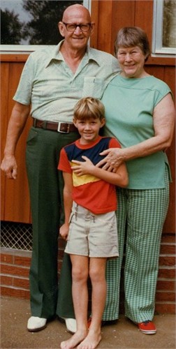 Naomi Vickery 1915-1995
husband William Arnod Edwards